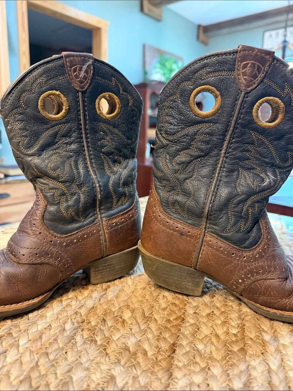 4LR Ariat Boys Boots Size 12
